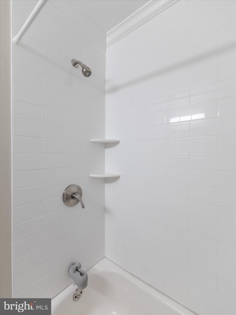 1185 Woodward Drive photo 37