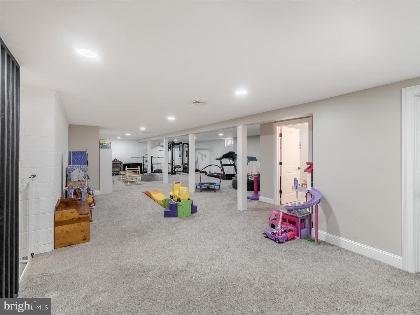 1185 Woodward Drive photo 38