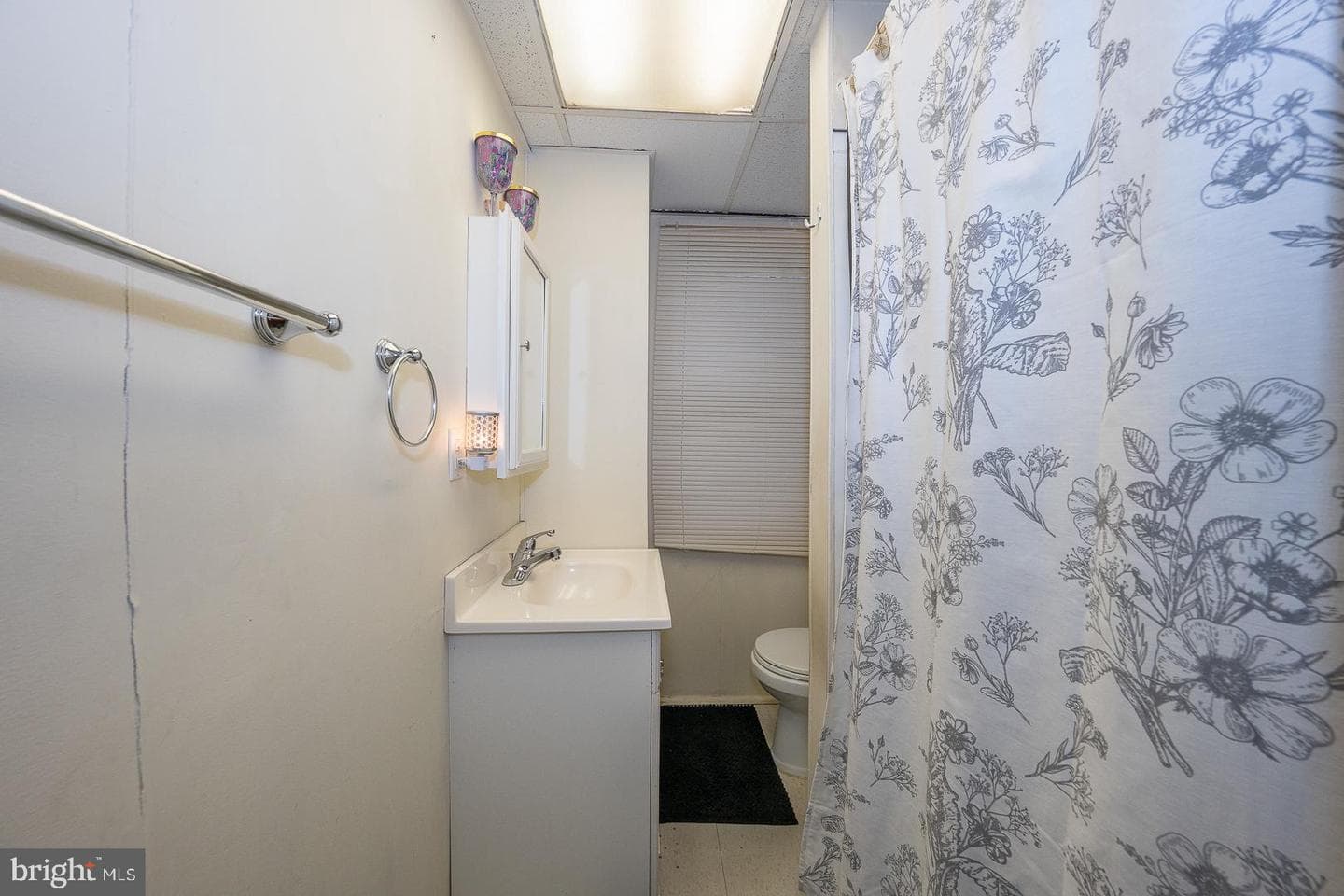 40 Grove Avenue photo 20