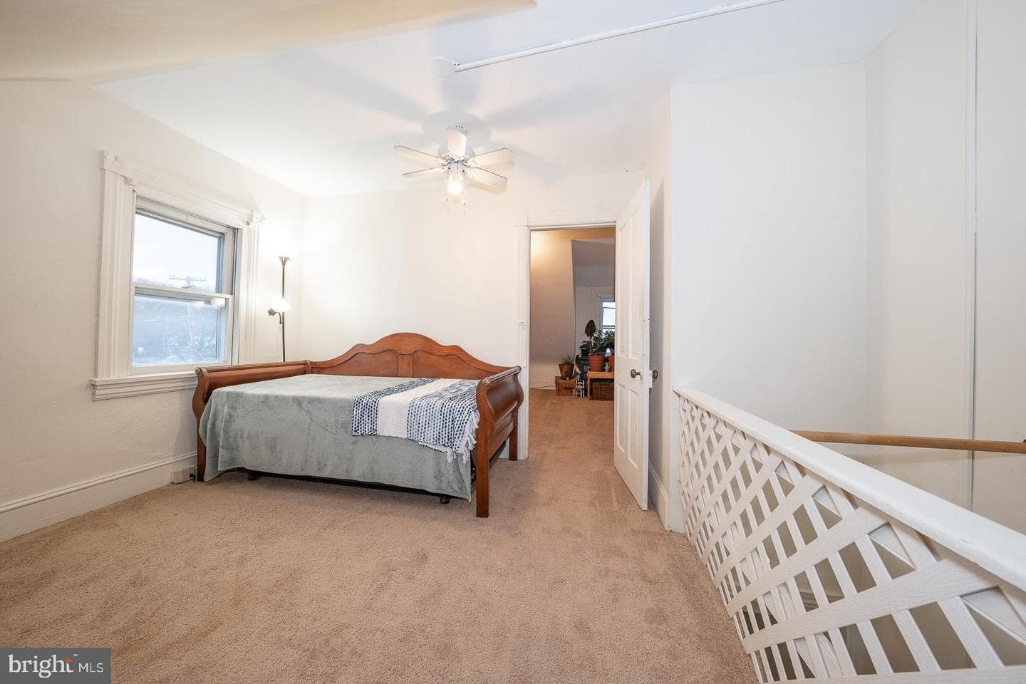 40 Grove Avenue photo 25