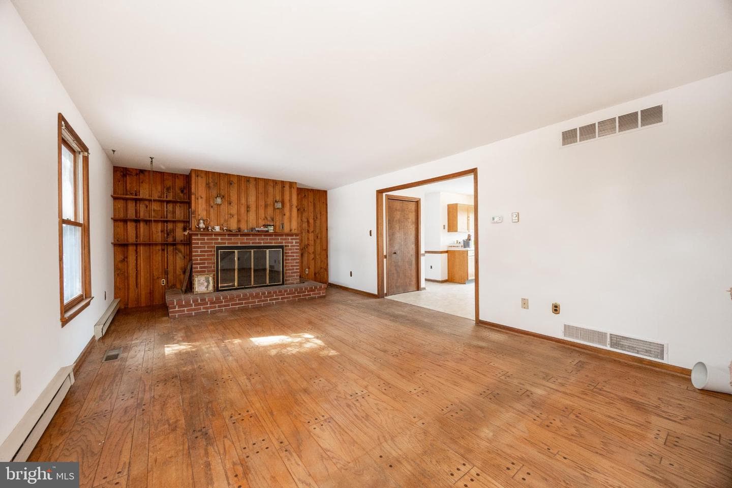 906 Heather Lane photo 13