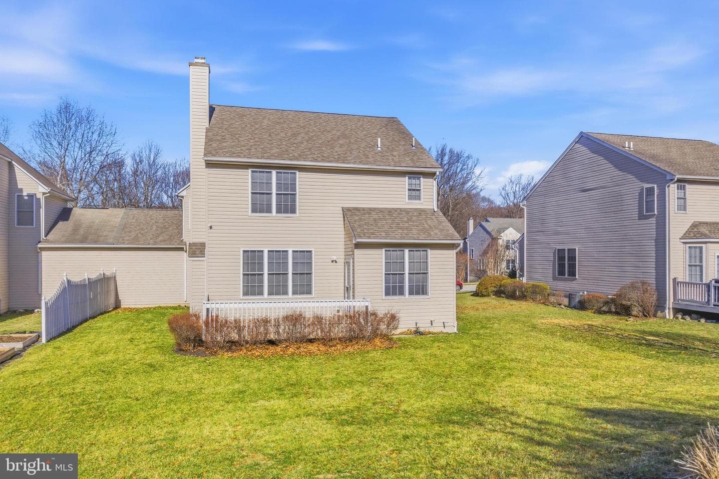 902 Chiswell Drive photo 32