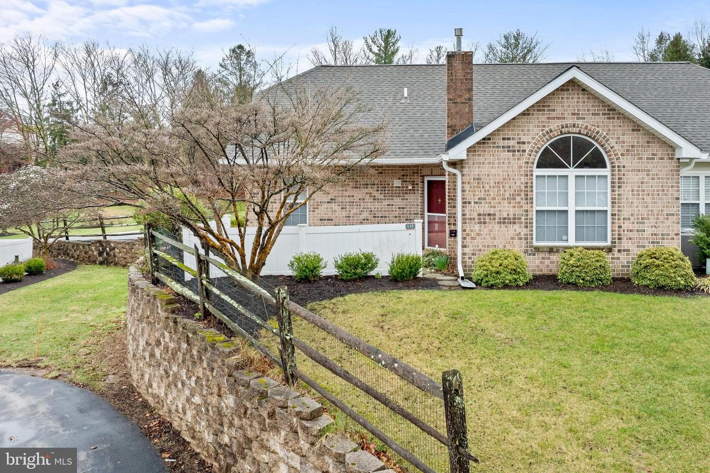 135 Village Way #5b photo 2