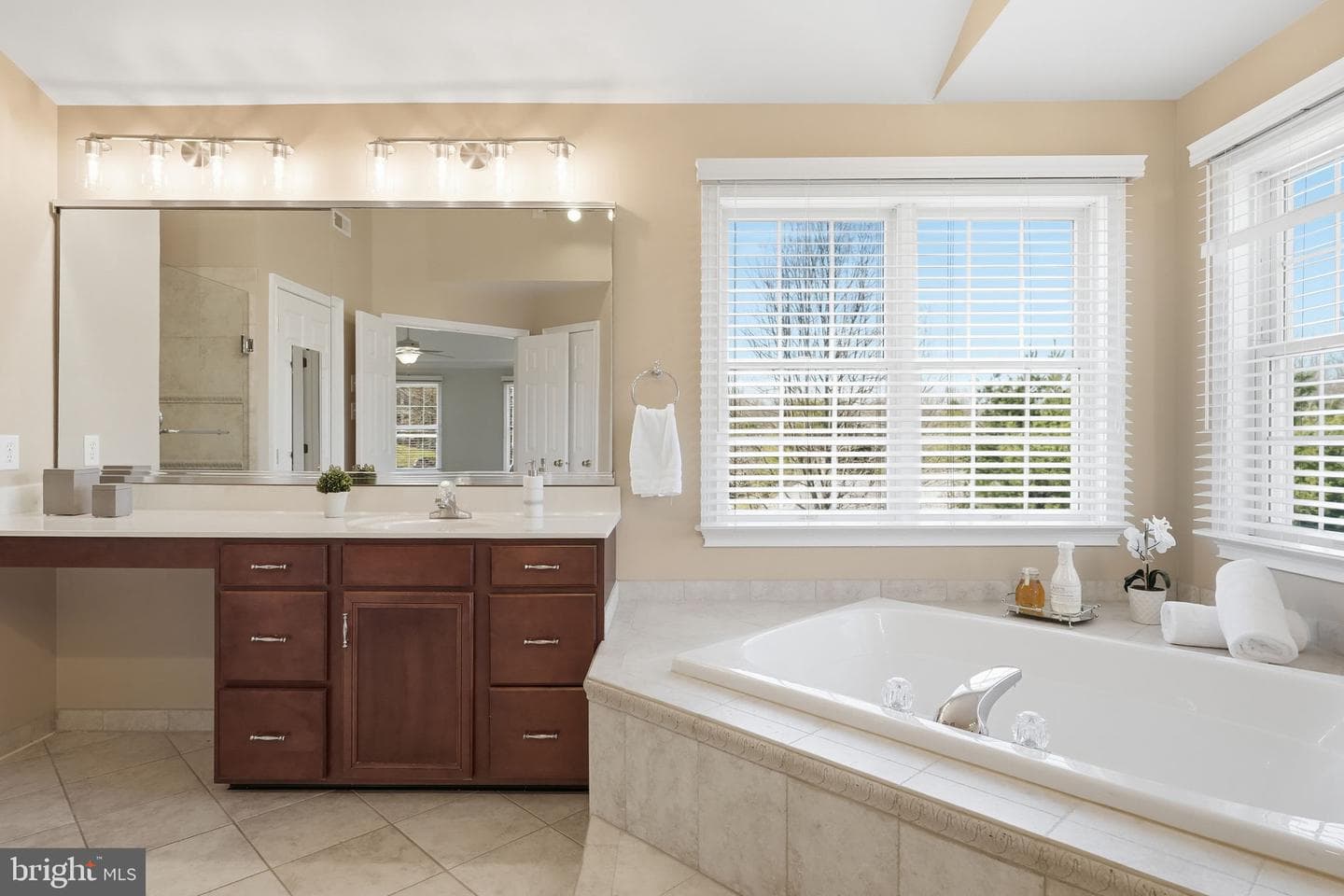 320 Tarbert Drive photo 34