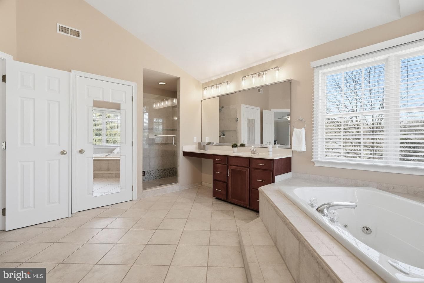 320 Tarbert Drive photo 35