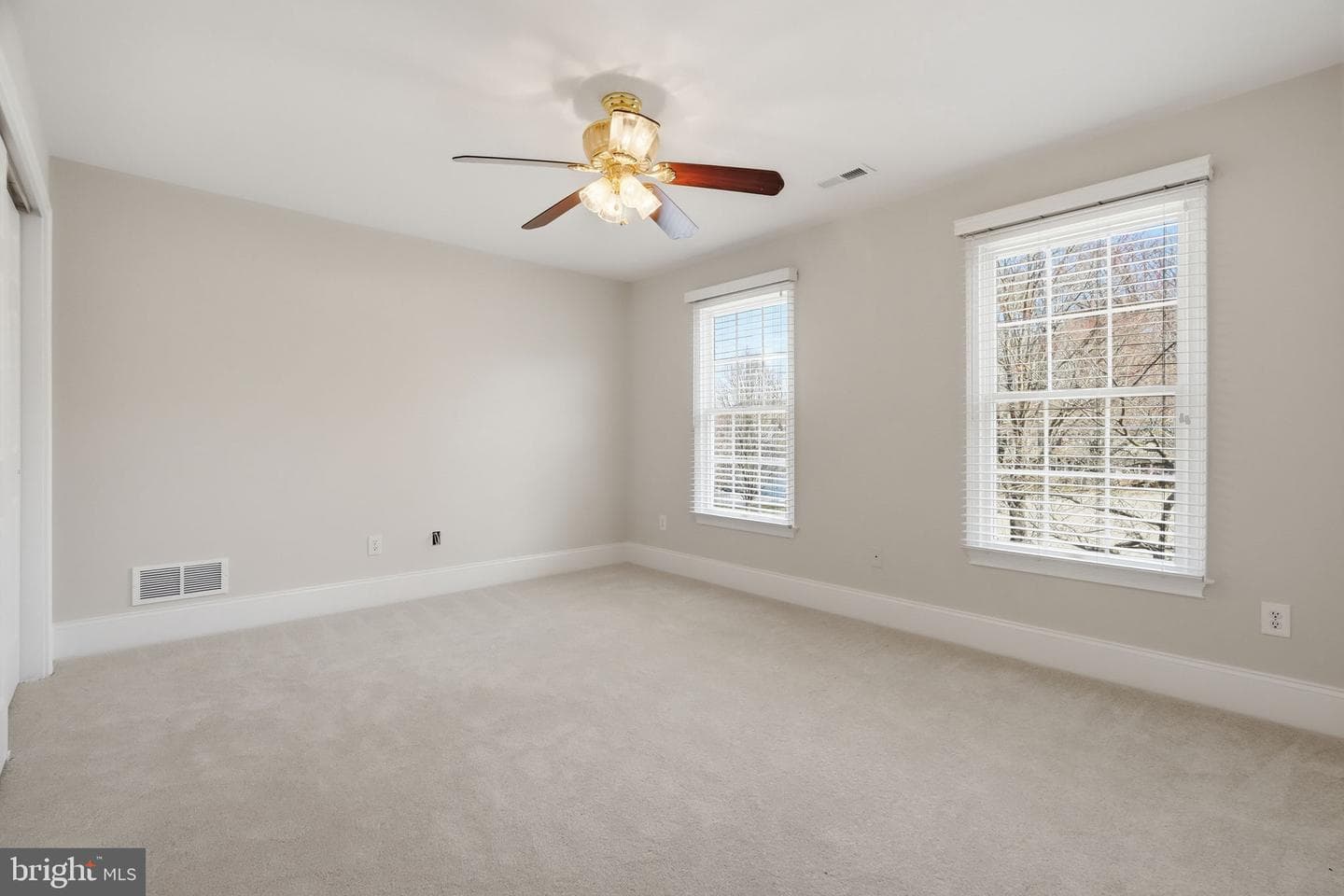 320 Tarbert Drive photo 37