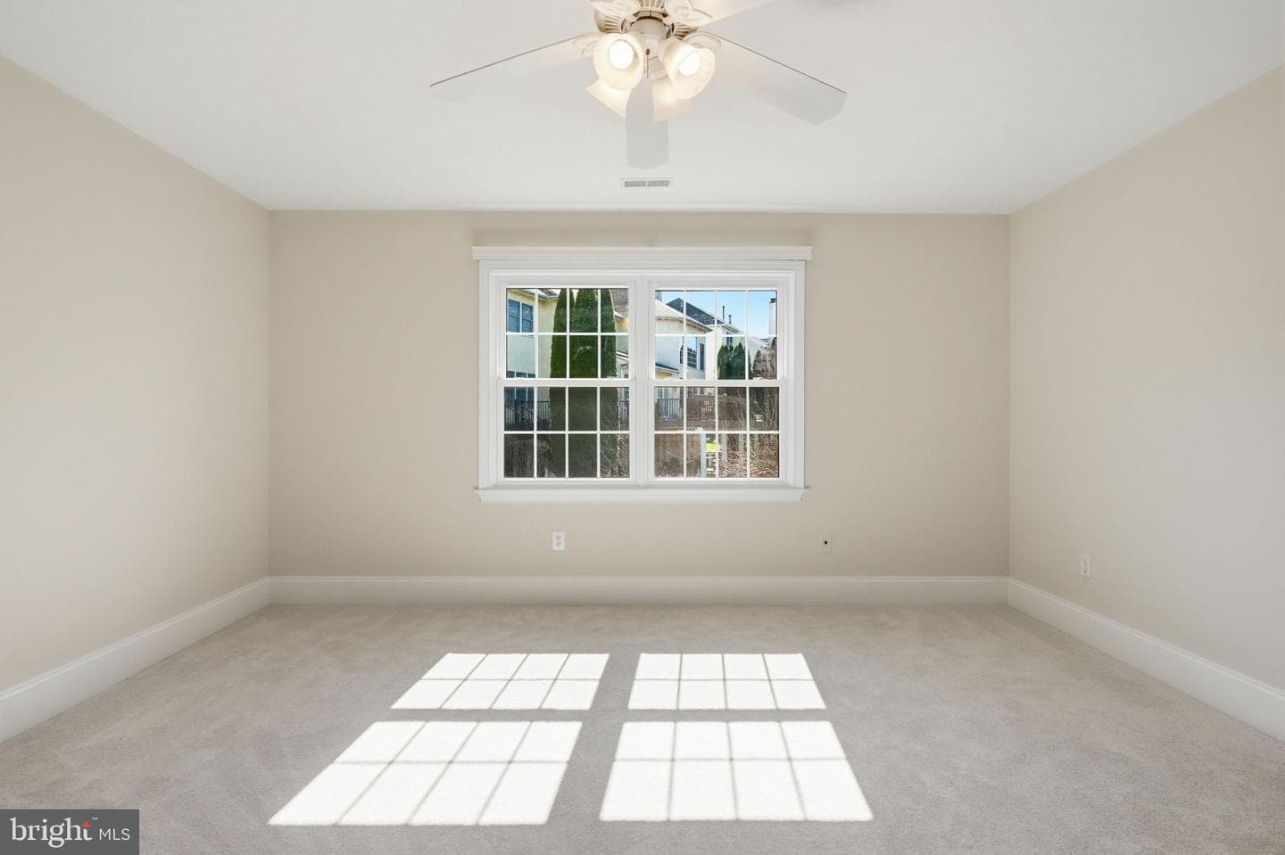 320 Tarbert Drive photo 40