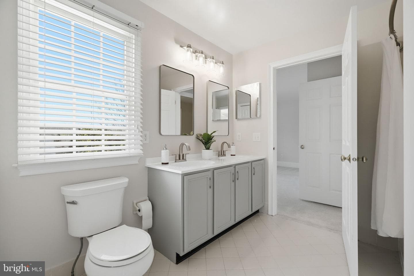 320 Tarbert Drive photo 44
