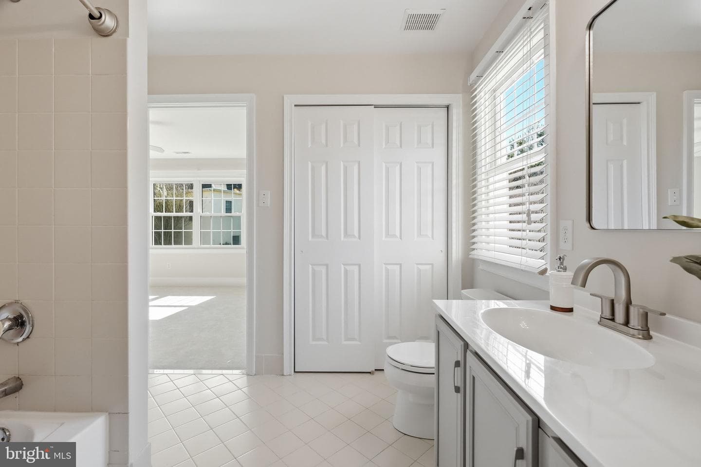 320 Tarbert Drive photo 45