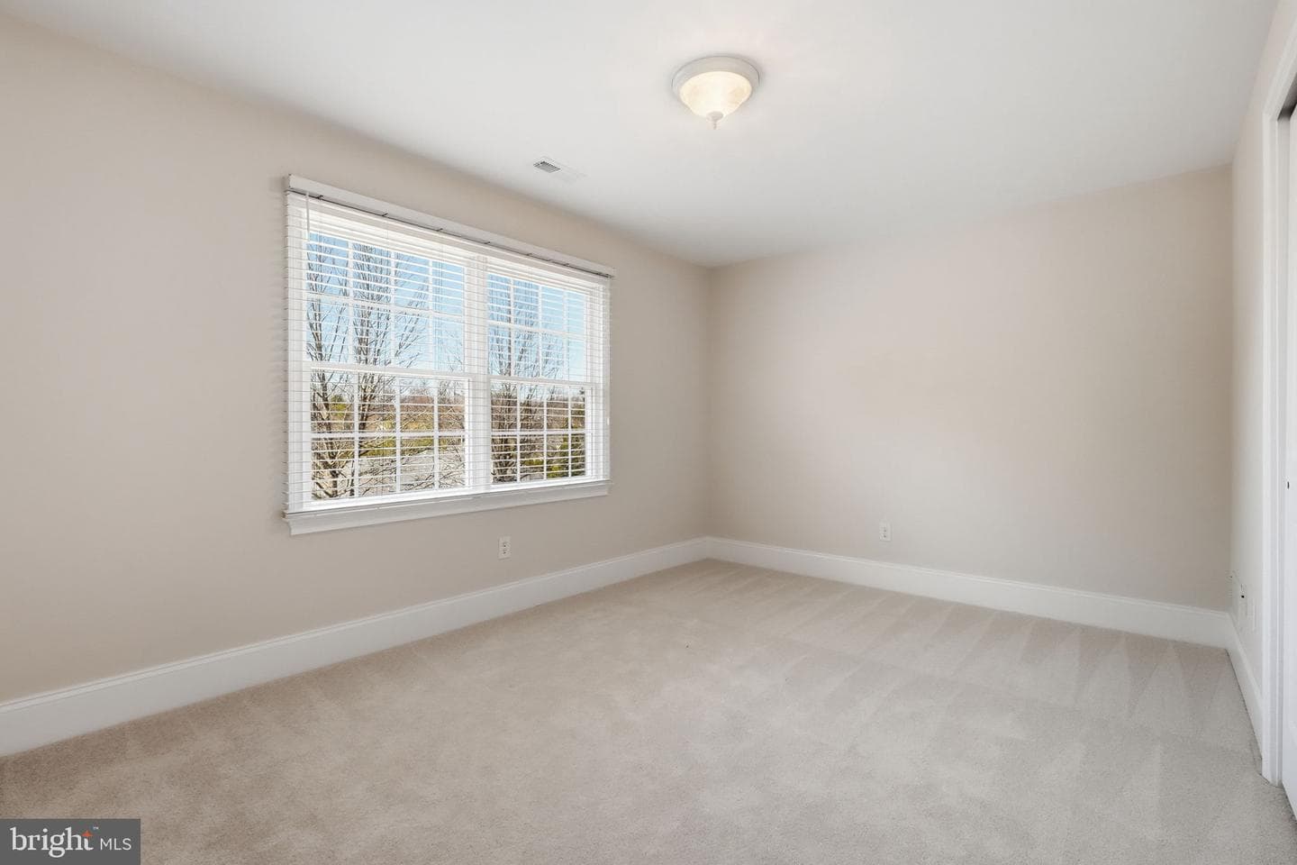 320 Tarbert Drive photo 46