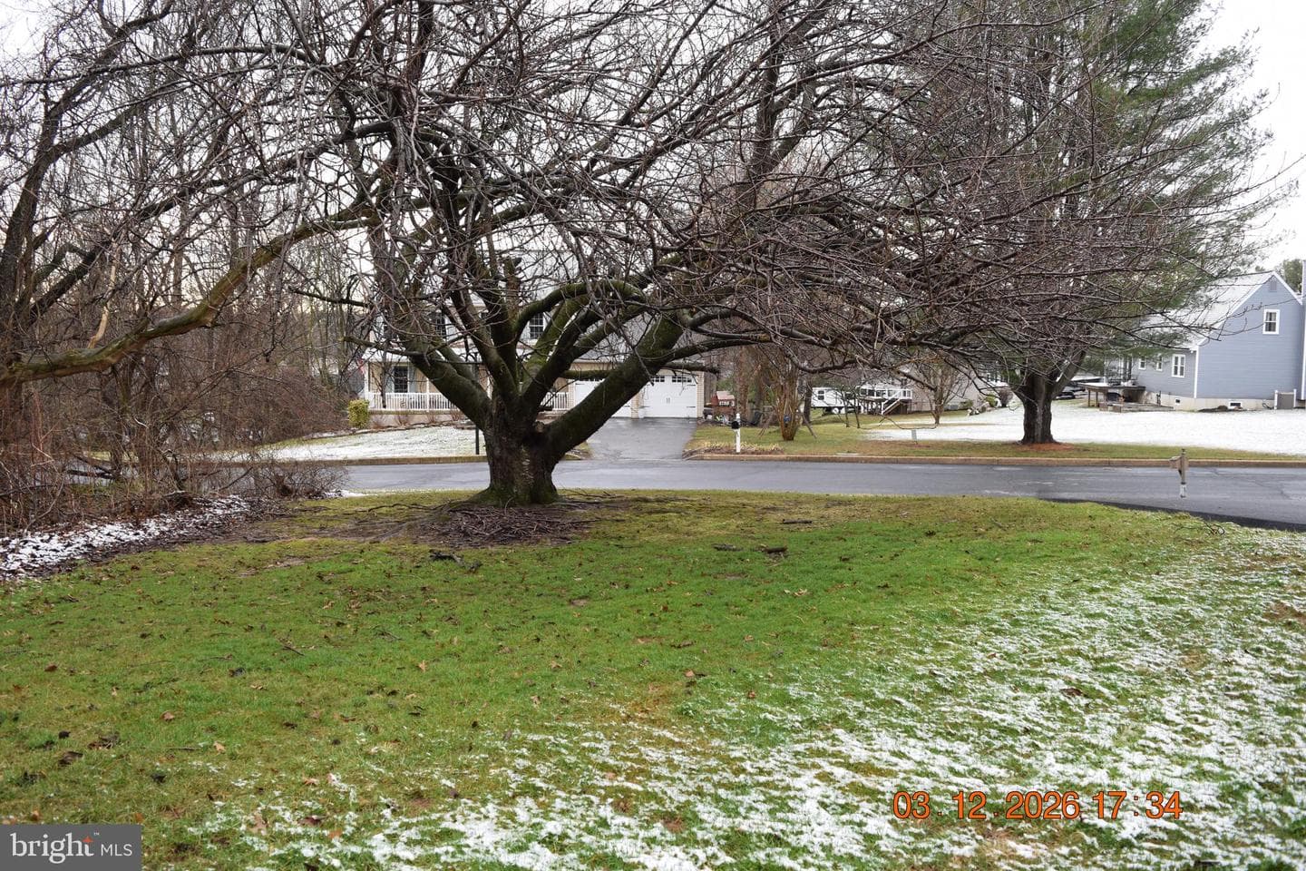 393 Clover Court photo 32