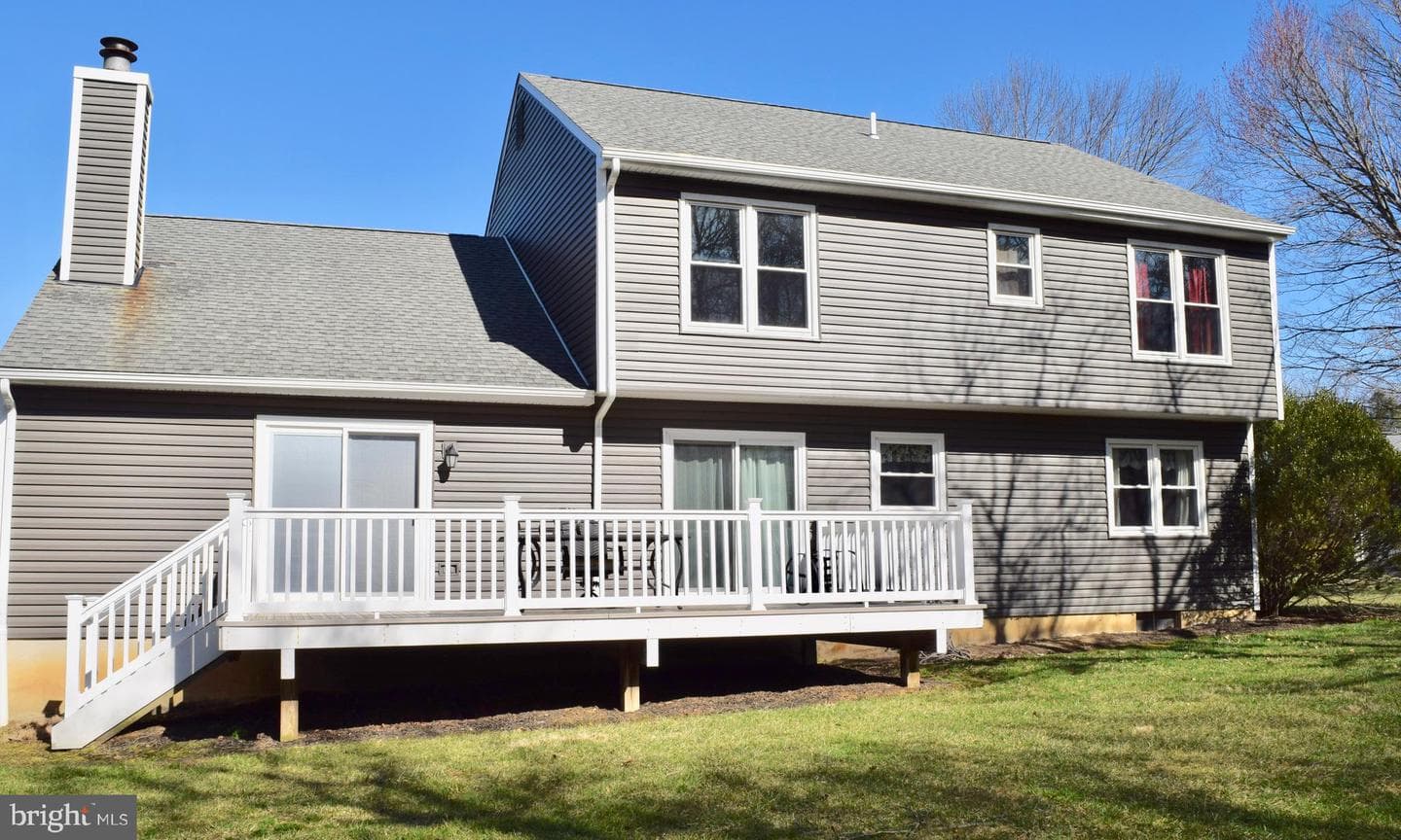 393 Clover Court photo 7