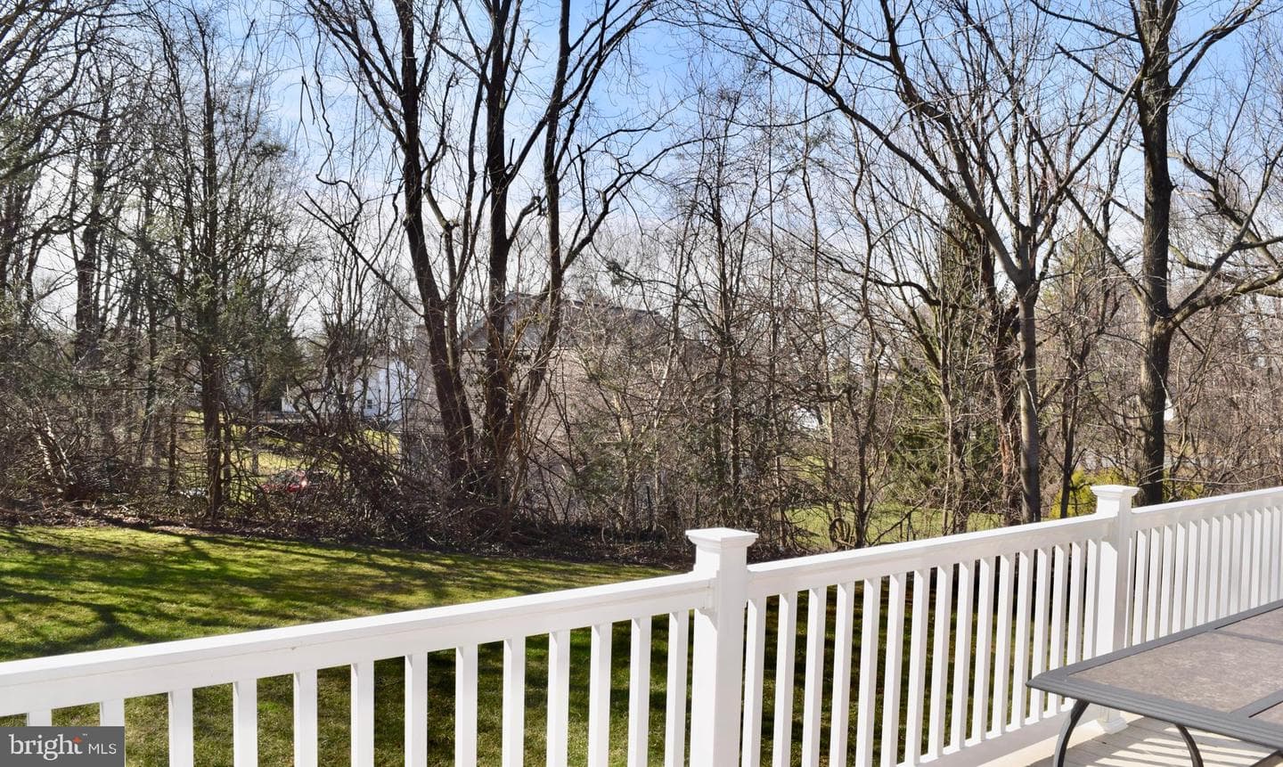 393 Clover Court photo 8