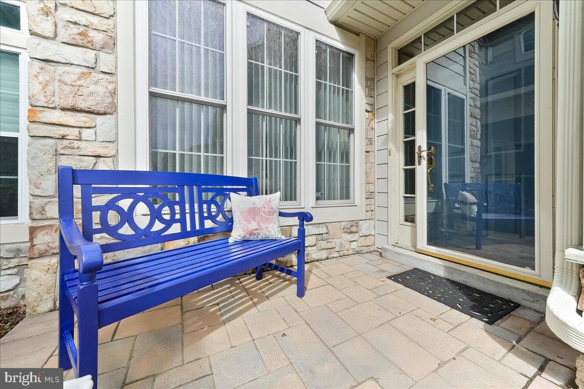 236 Greenbriar Drive photo 4