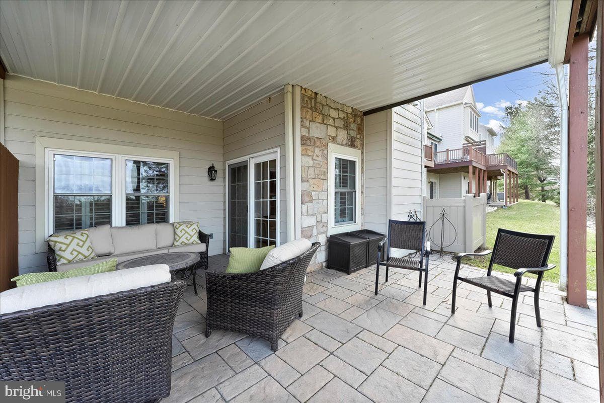 236 Greenbriar Drive photo 41