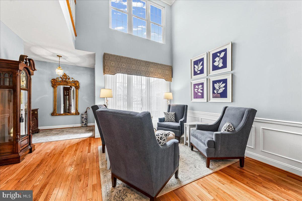 236 Greenbriar Drive photo 8