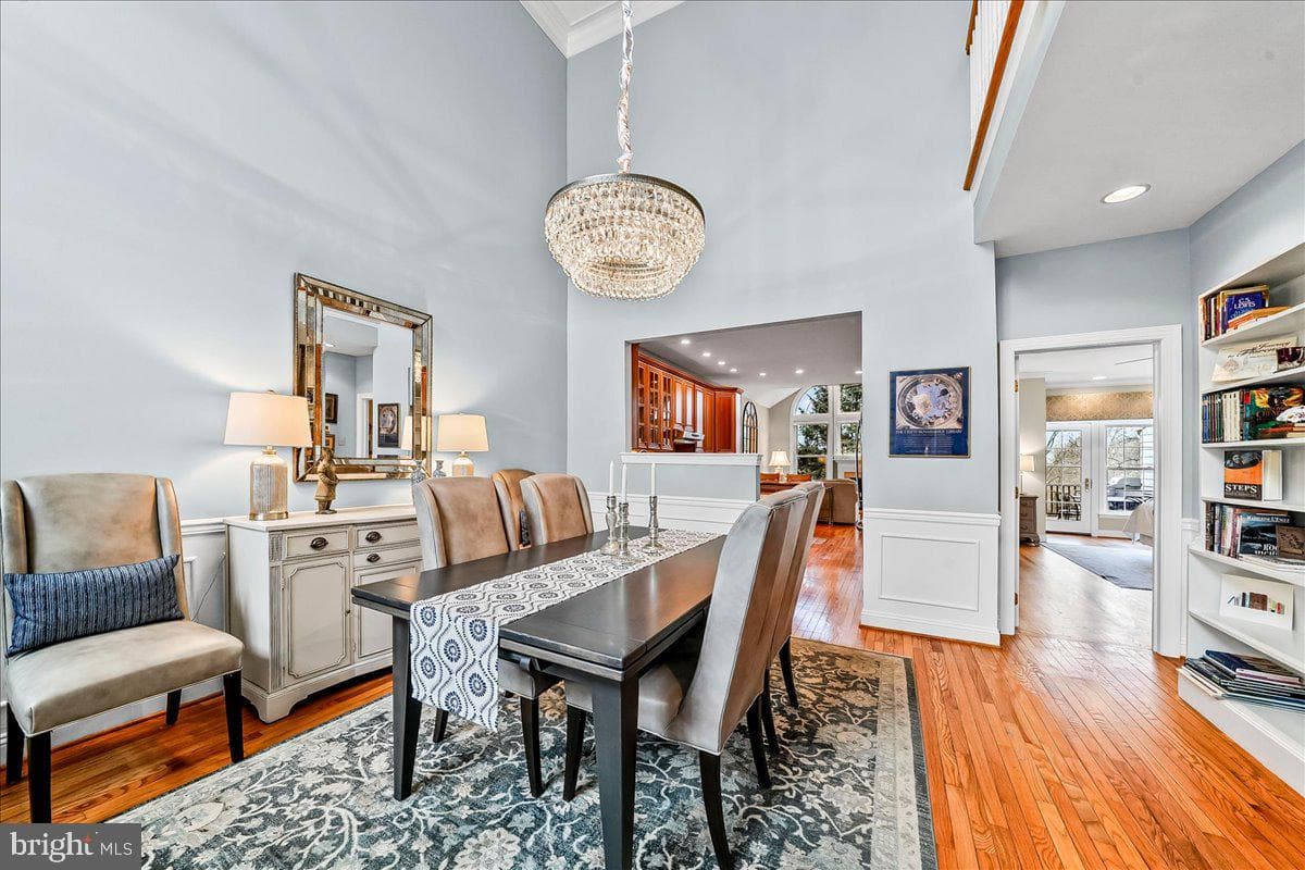 236 Greenbriar Drive photo 9