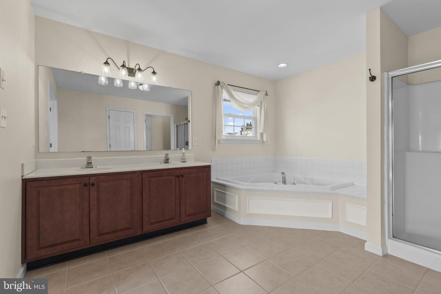 311 Cornerstone Court photo 36