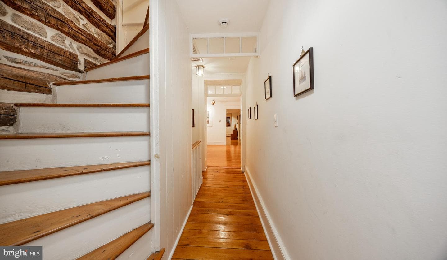 580 Reeds Road photo 17