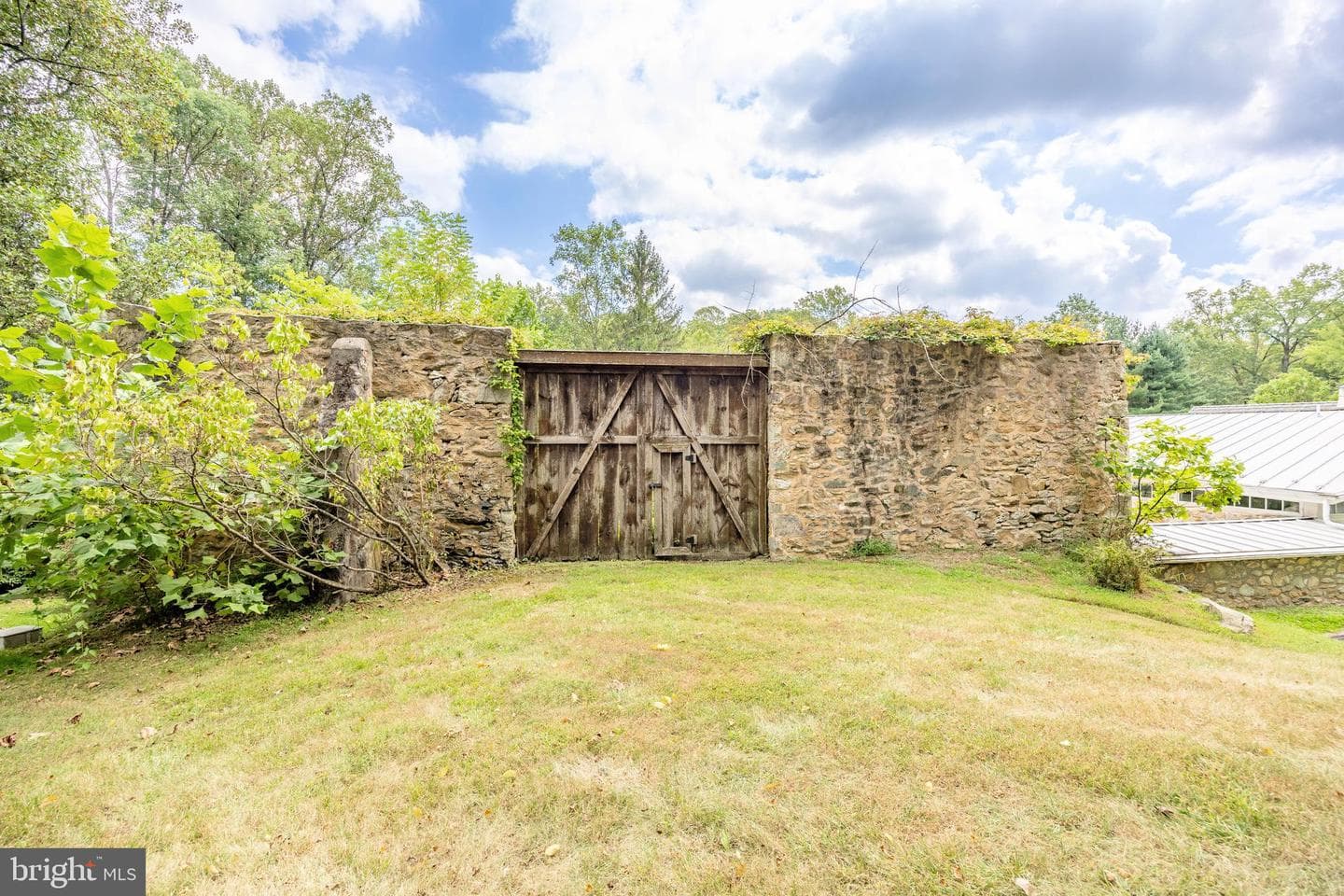 580 Reeds Road photo 64