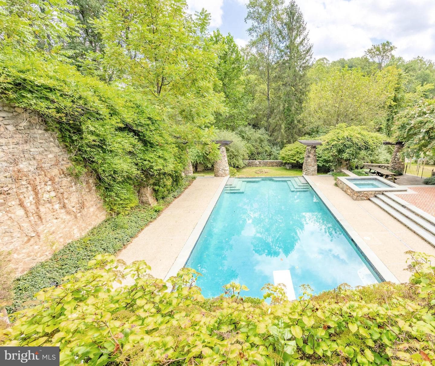 580 Reeds Road photo 68