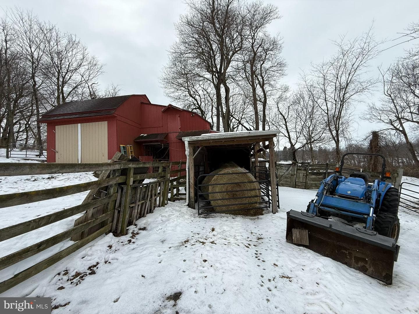 280 Mapleflower Road photo 27