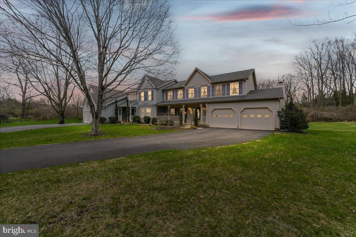 203 Balmoral Circle photo 1