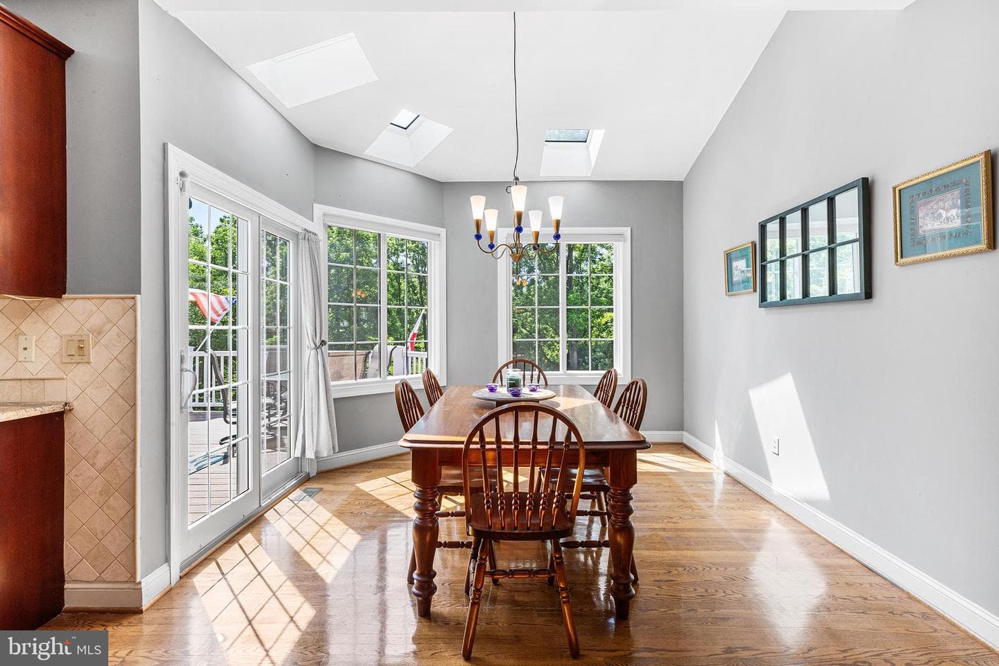 510 Day Spring Ln photo 18