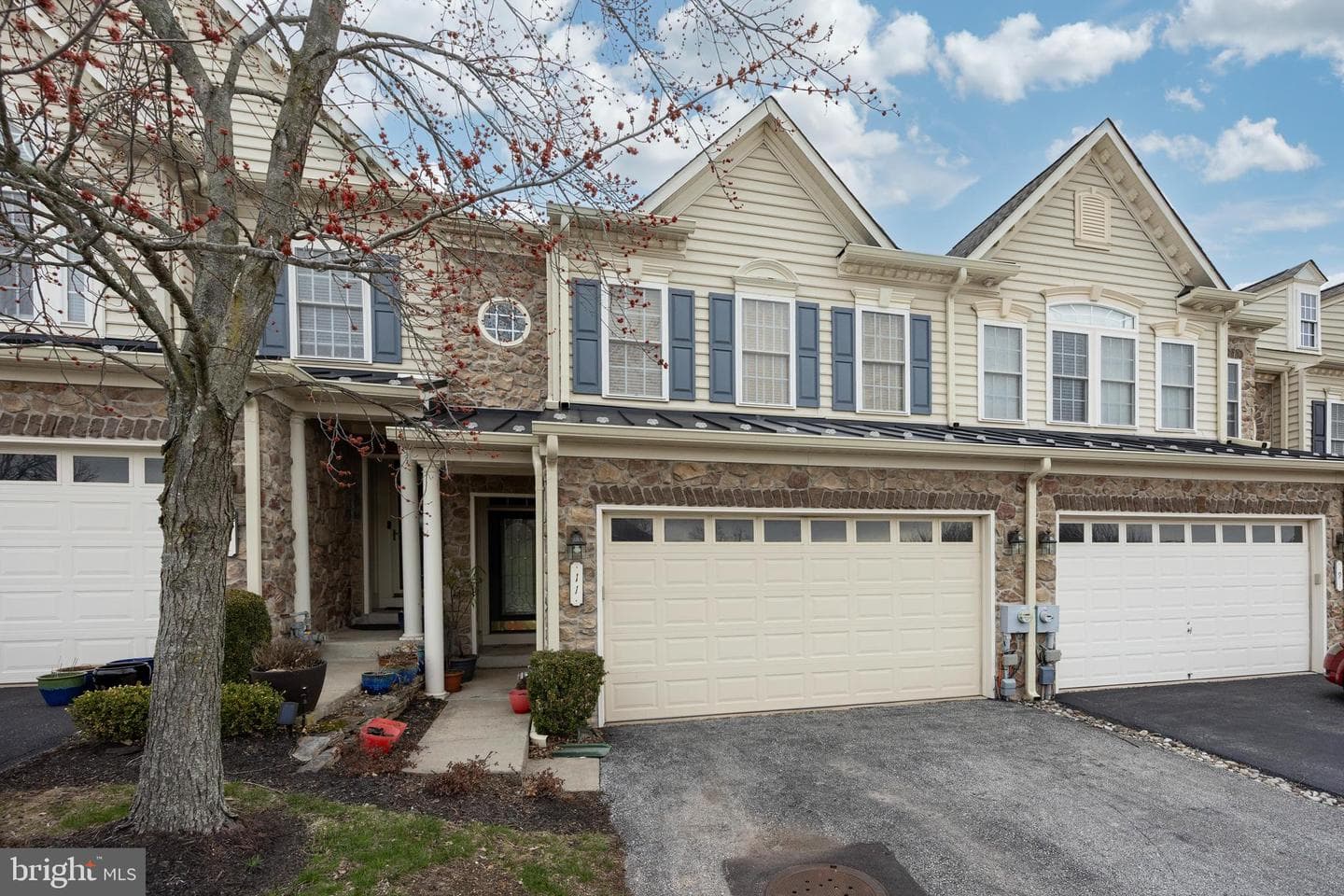 11 Rinehart Road