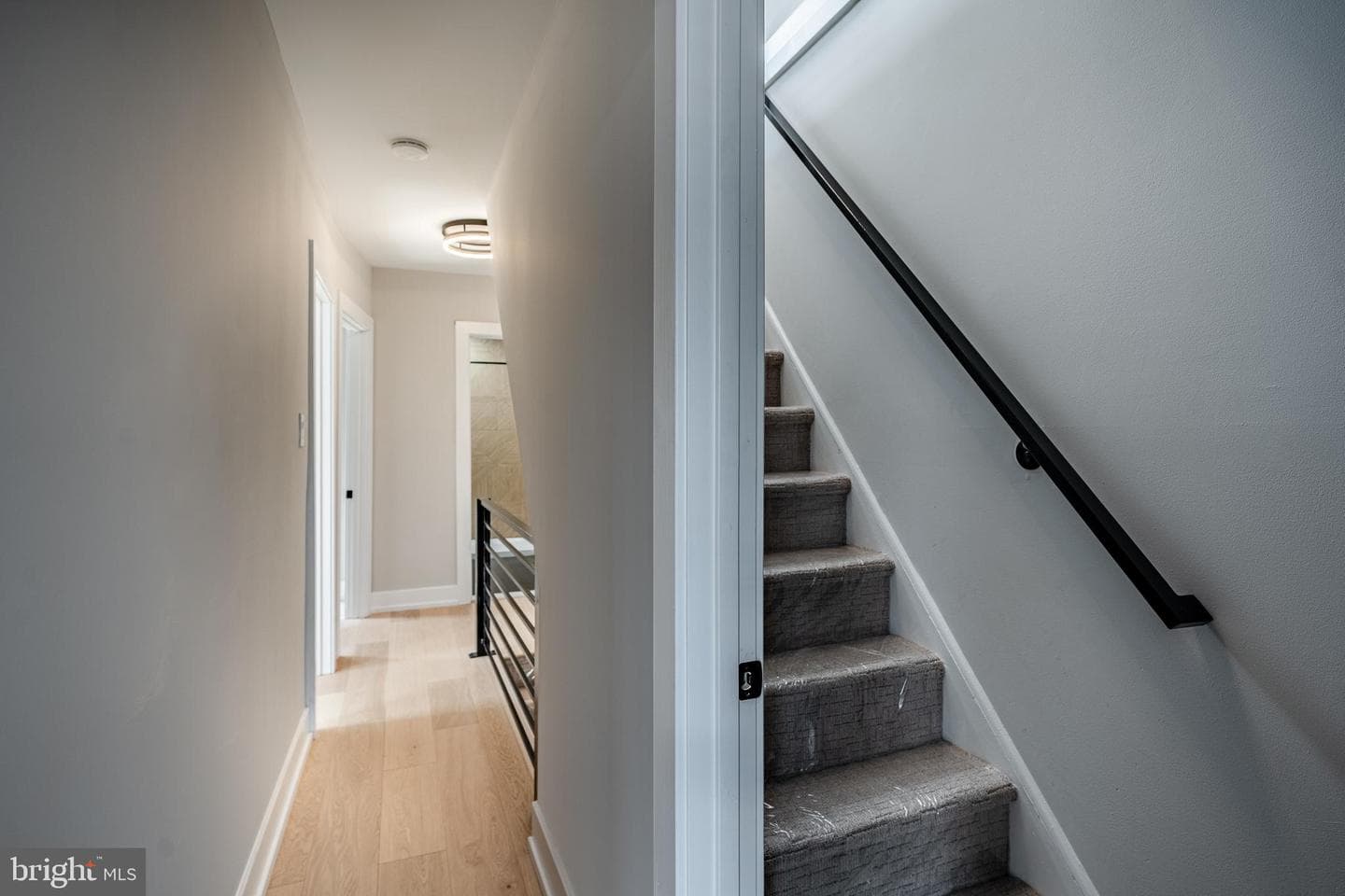 303 W Washington Street photo 25