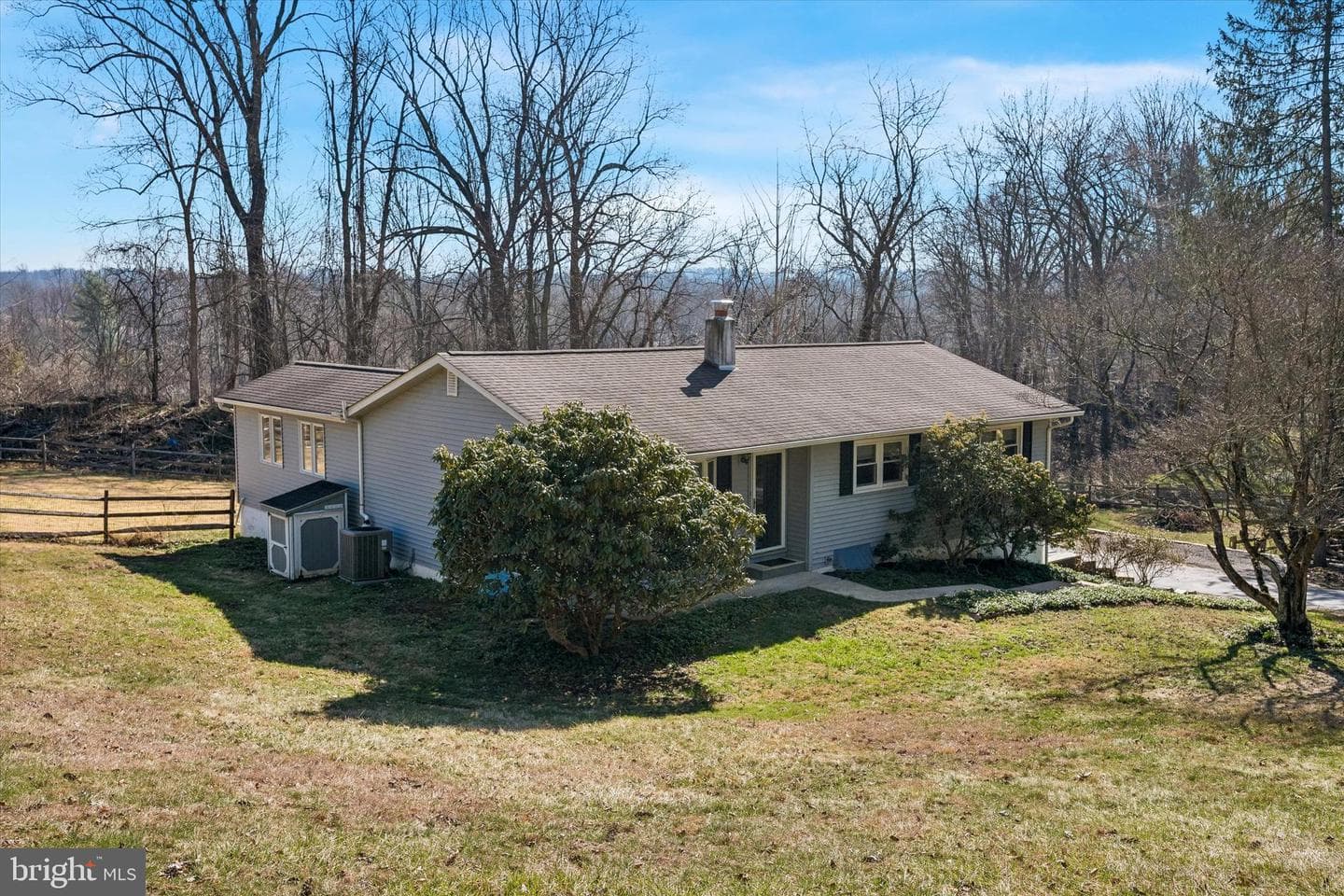 100 Evergreen Drive photo 4