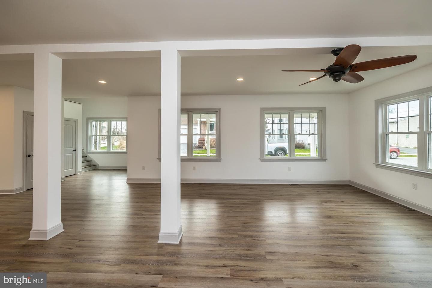 411 James St photo 13
