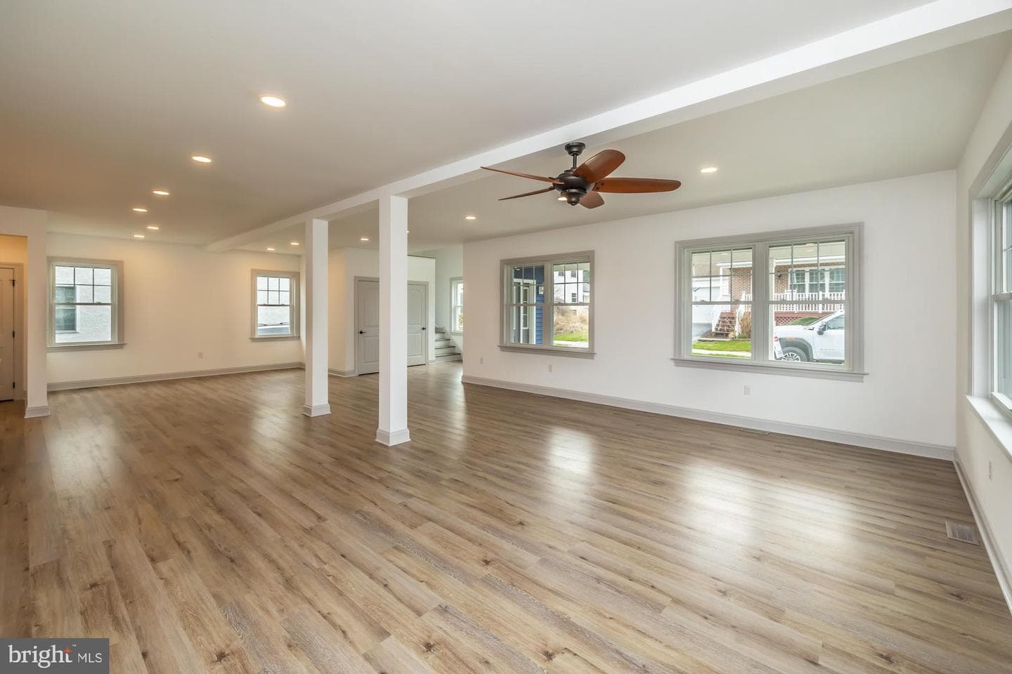411 James St photo 14