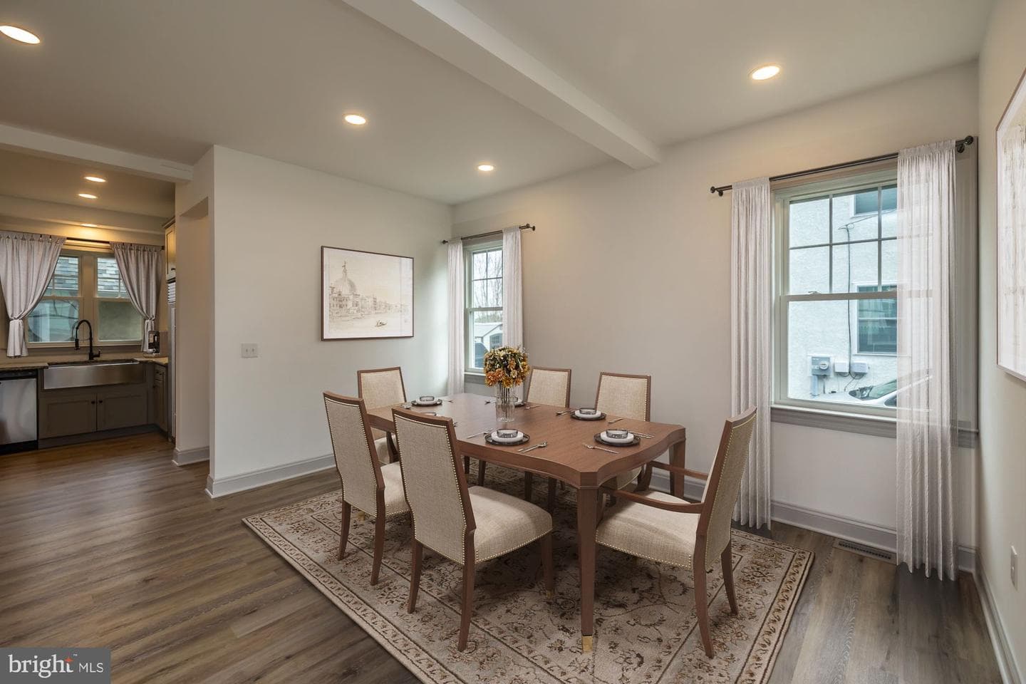 411 James St photo 16