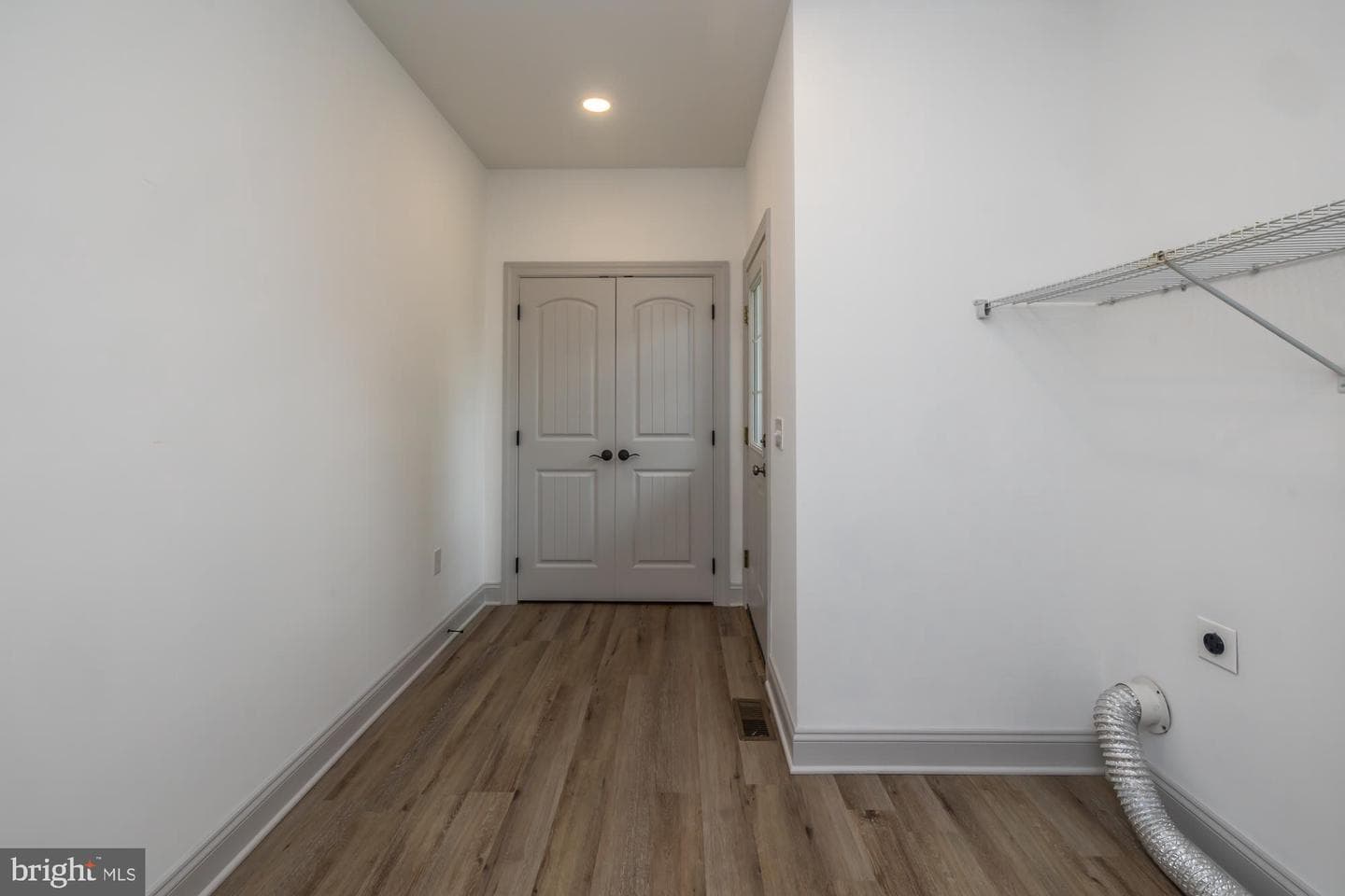 411 James St photo 28