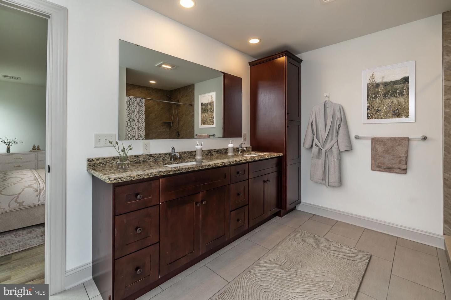 411 James St photo 35