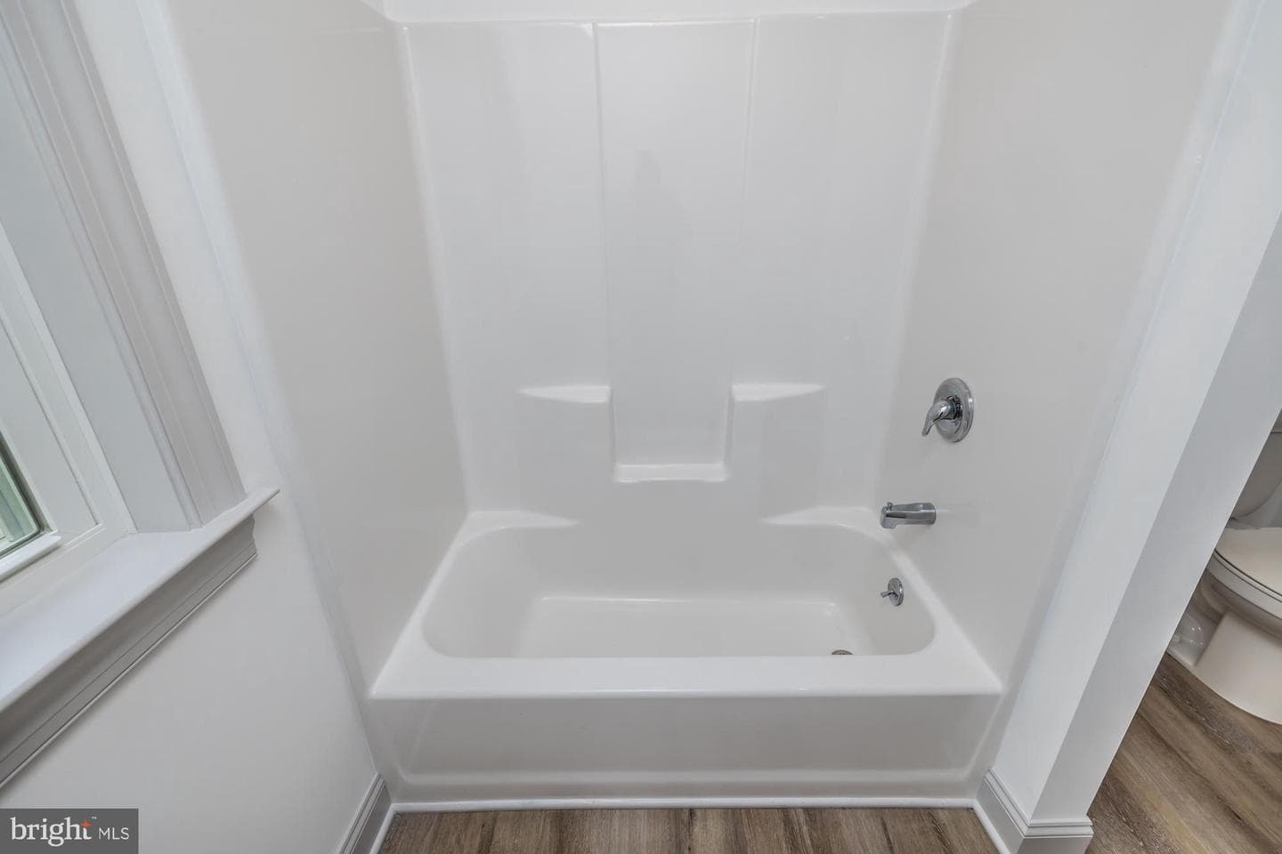 411 James St photo 46