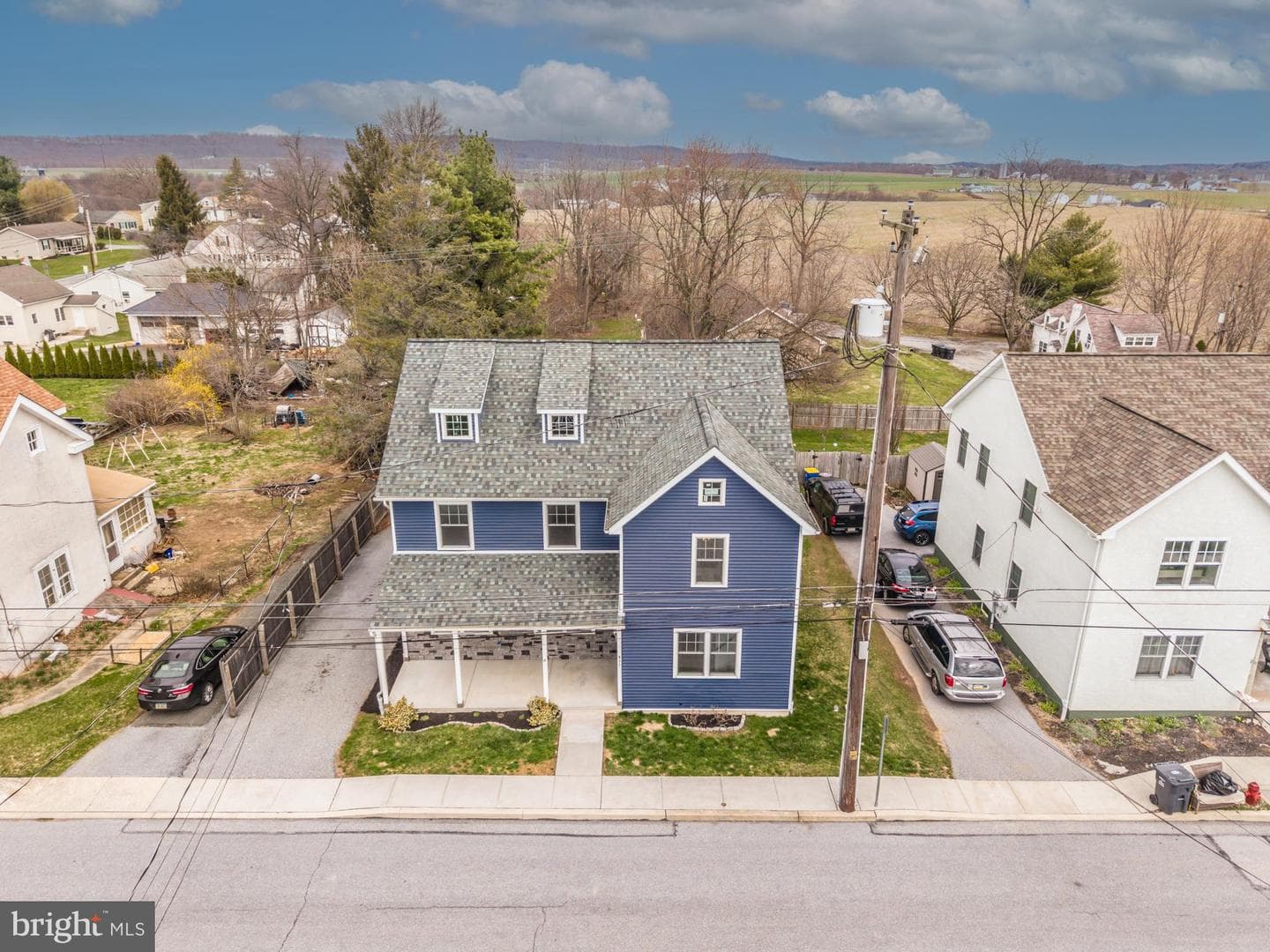 411 James St photo 5