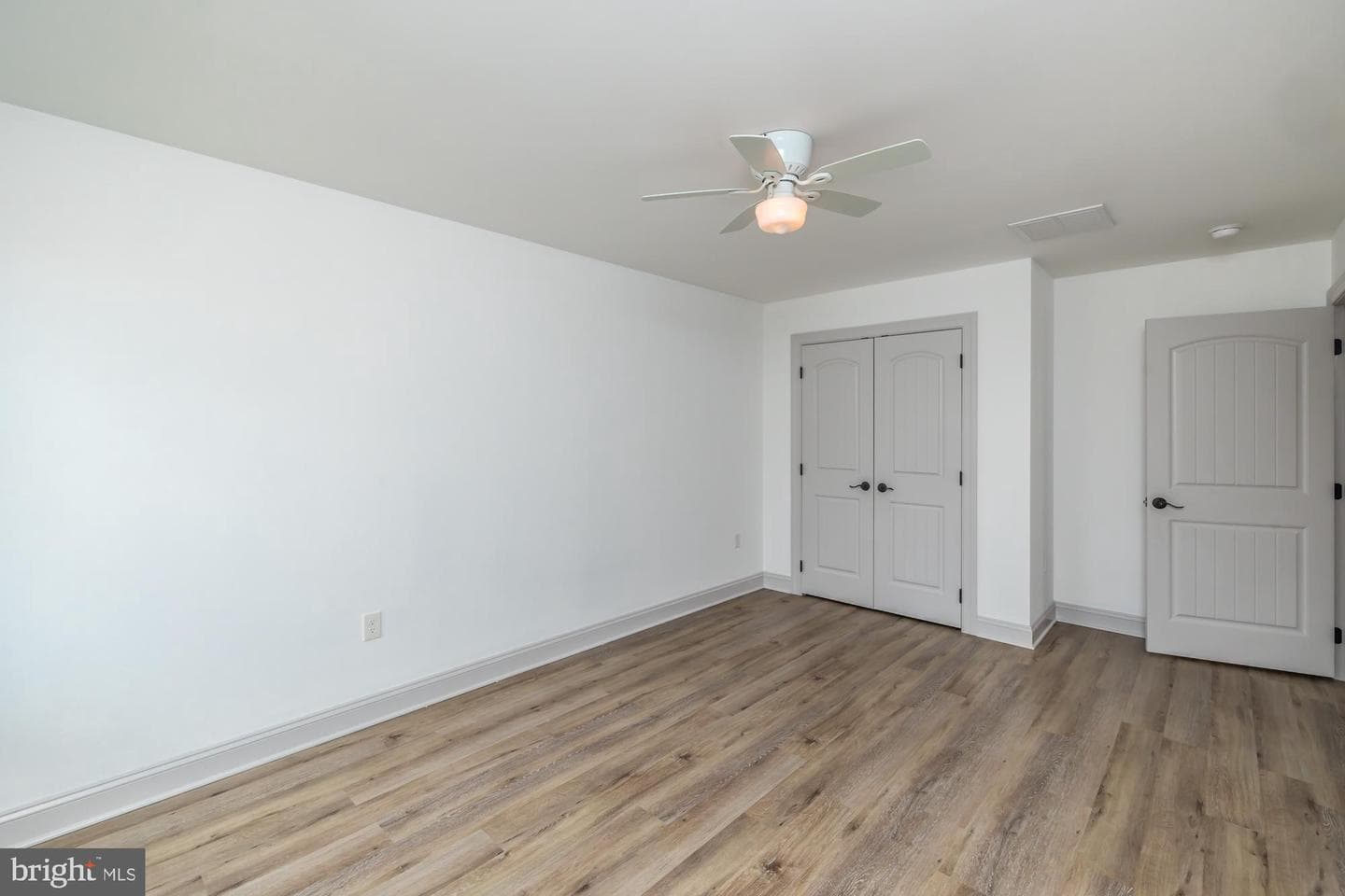 411 James St photo 50