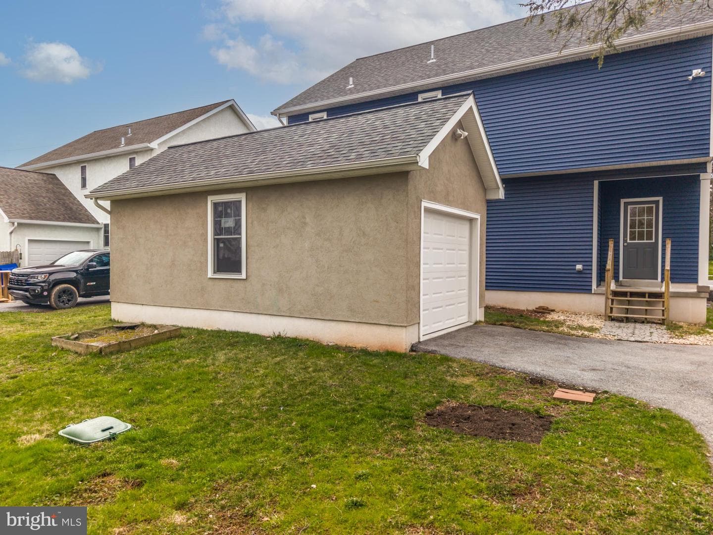 411 James St photo 55