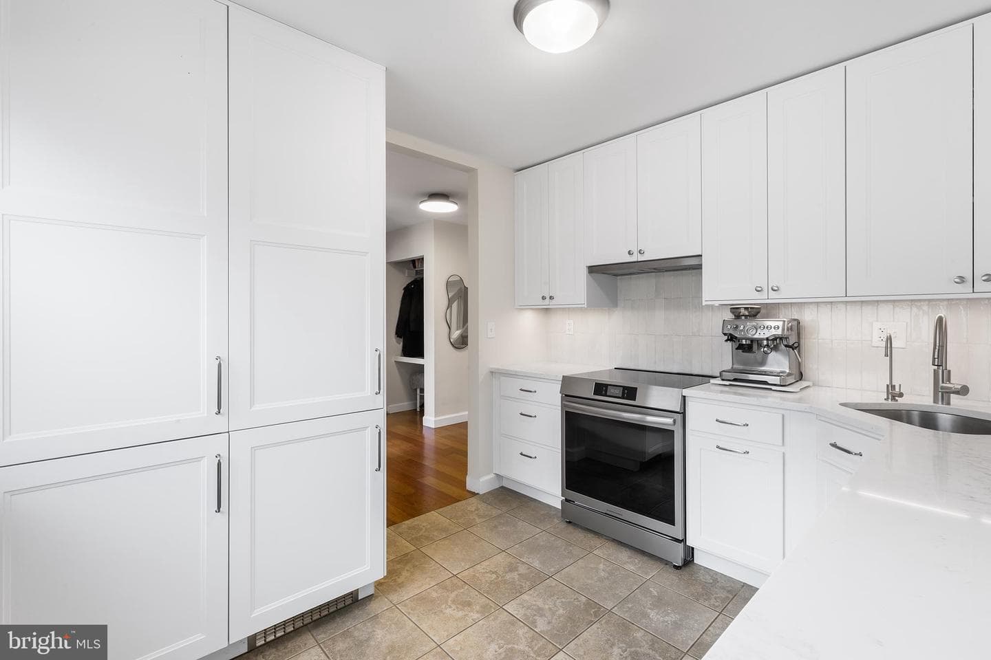 306 Hanover Court photo 5