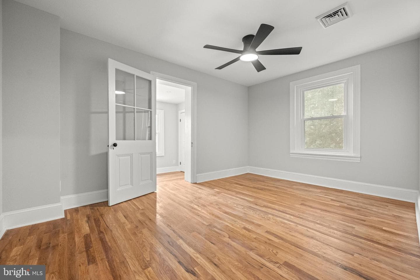 222 W Barnard Street photo 26