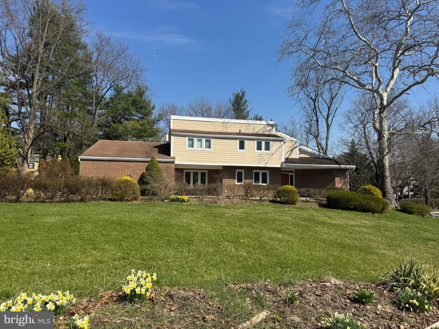1561 Tanglewood photo 2