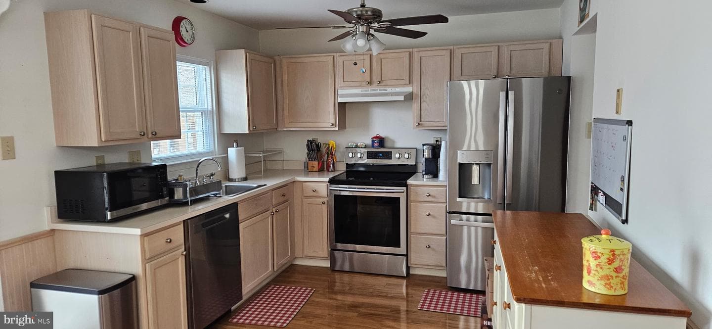 830 Amber Lane photo 3