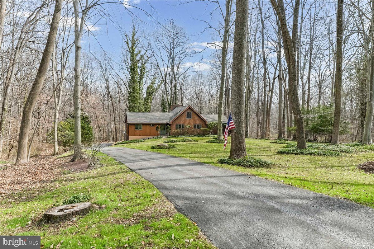 9 Adams Way photo 2