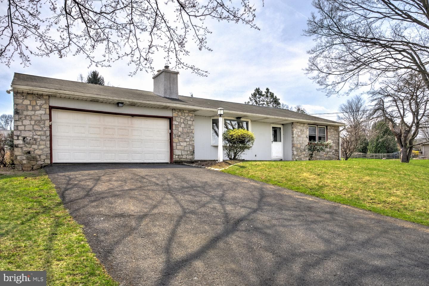 640 Meadow Drive photo 4