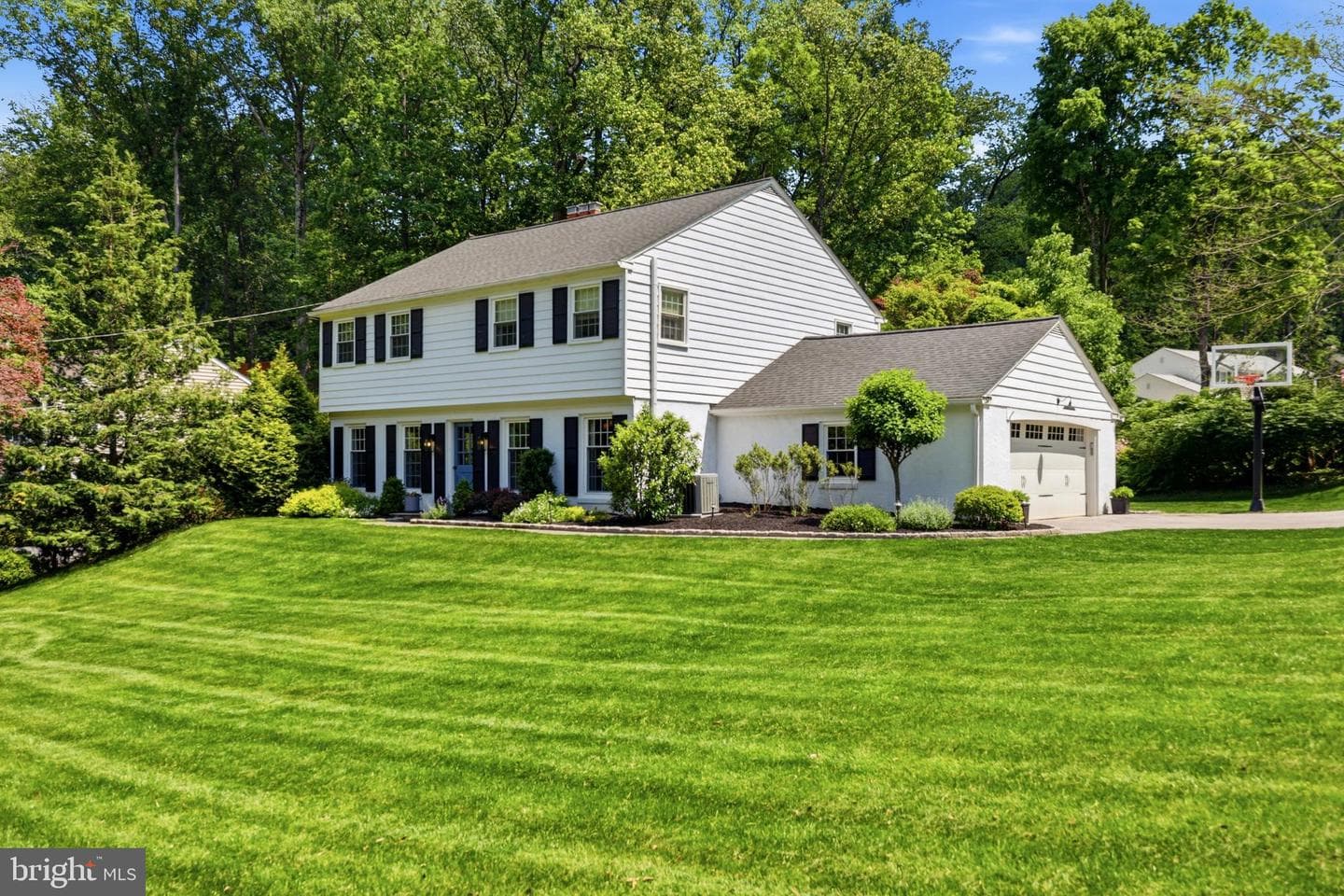 566 Upper Weadley Road photo 2