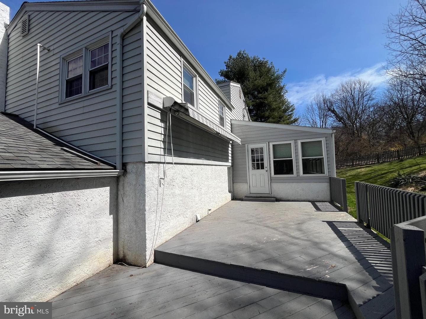1526 Telegraph Road photo 7