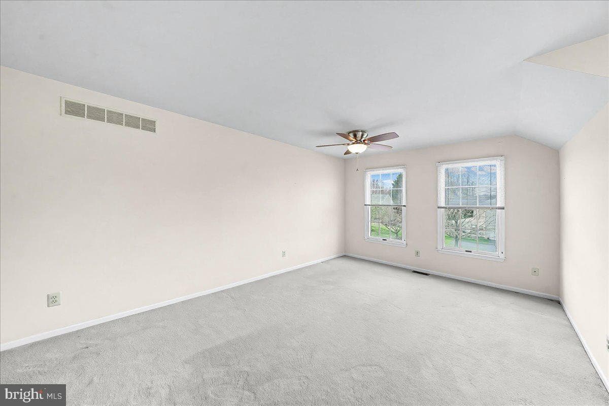 100 Trowbridge Lane photo 36