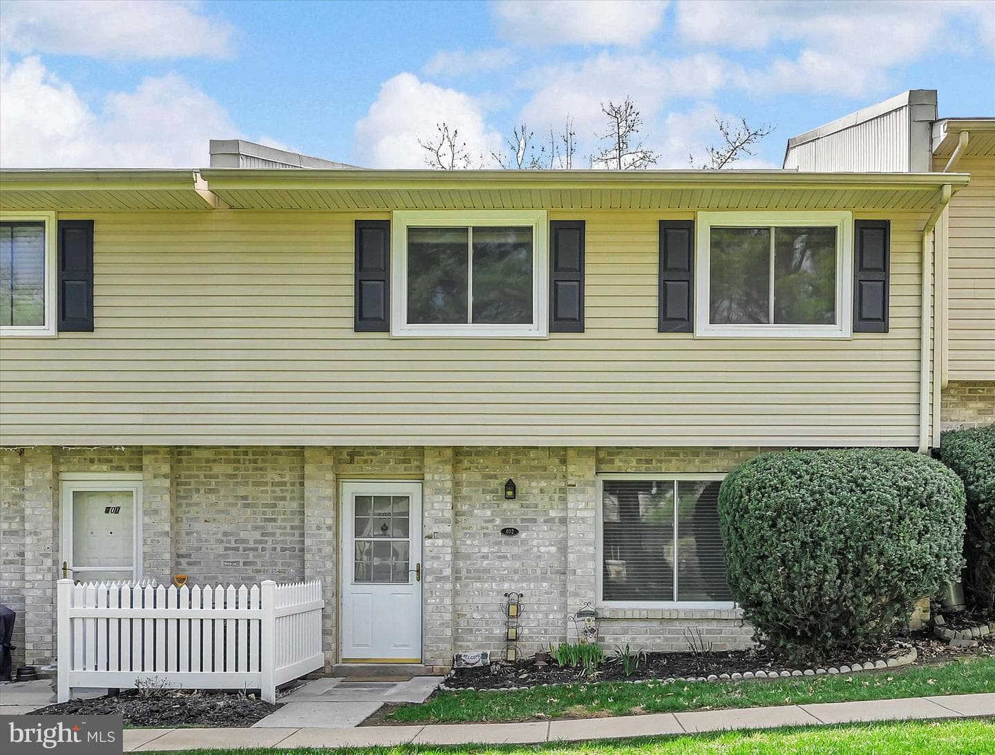 402 Village Walk #402